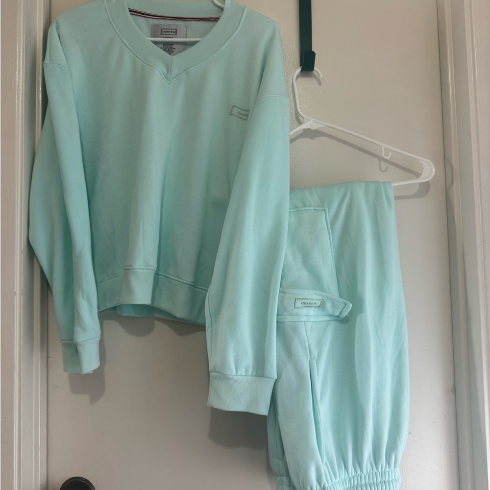 NWOT Hunter Loungewear Sleepwear V-neck Cargo pants Set